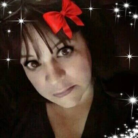 Meet your Posher, Sue - Picture 2 of 7